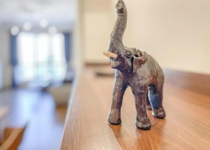 아파트 Stunning 2bdr On Historic Location In Center