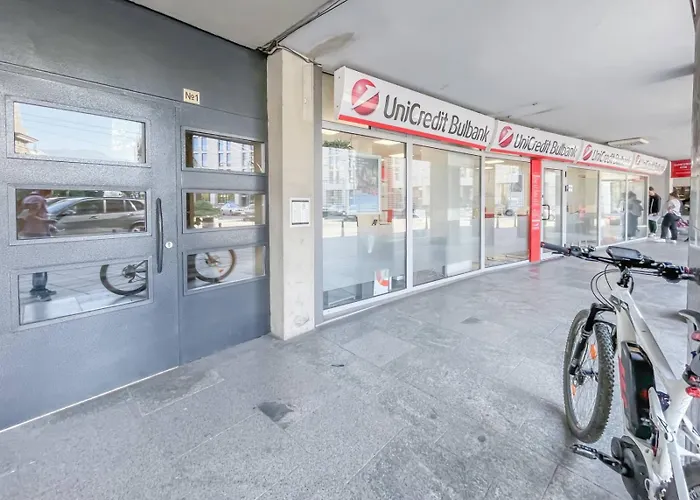 Stunning 2bdr On Historic Location In Center