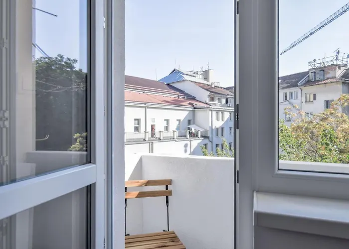 Stunning 2bdr On Historic Location In Center