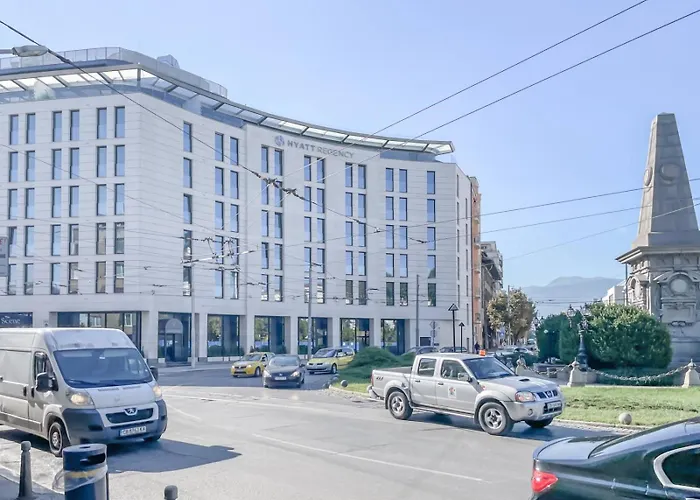 아파트 Stunning 2bdr On Historic Location In Center 소피아