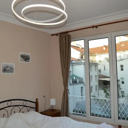 Stunning 2bdr On Historic Location In Center