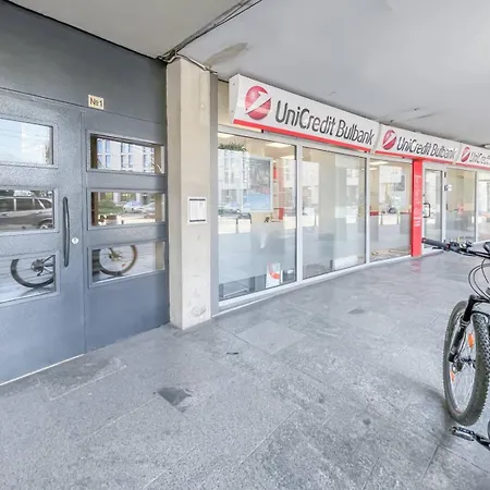 Stunning 2bdr On Historic Location In Center