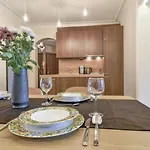 Apartamento Stunning 2bdr On Historic Location In Center