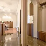 Stunning 2bdr On Historic Location In Center Apartamento Sofía