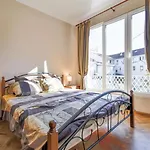 Stunning 2bdr On Historic Location In Center Apartamento Sofía