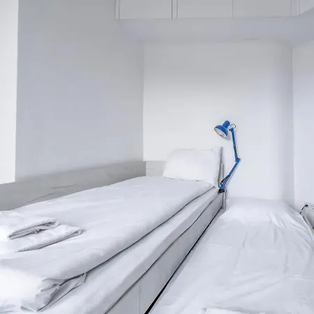 Stunning 2bdr On Historic Location In Center Lägenhet