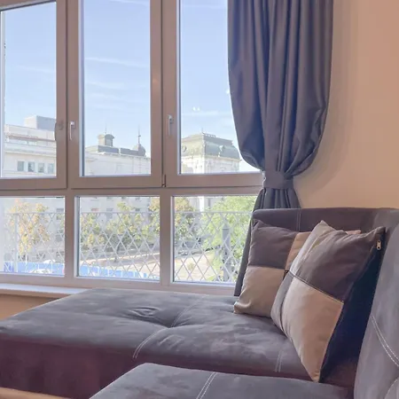 Διαμέρισμα Stunning 2bdr On Historic Location In Center *