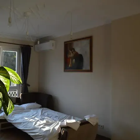 Stunning 2bdr On Historic Location In Center