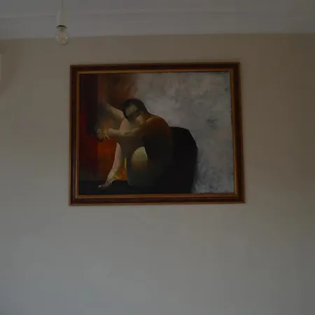 Lägenhet Stunning 2bdr On Historic Location In Center