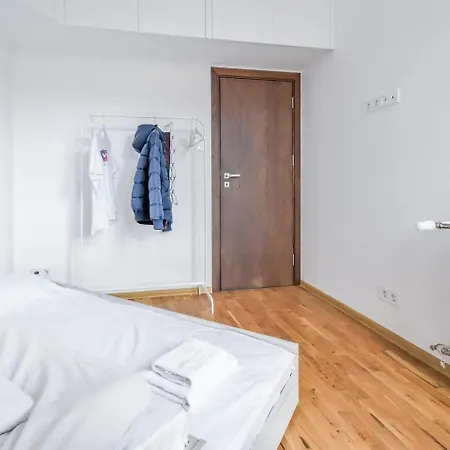 Апартамент Stunning 2bdr On Historic Location In Center *
