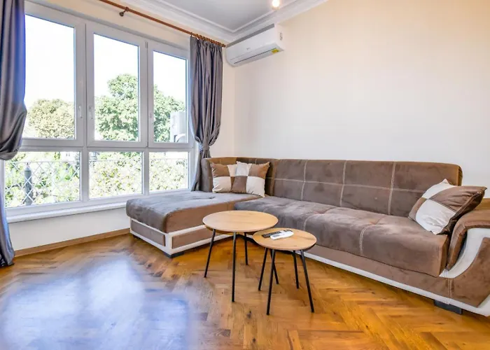 דירה Stunning 2bdr On Historic Location In Center