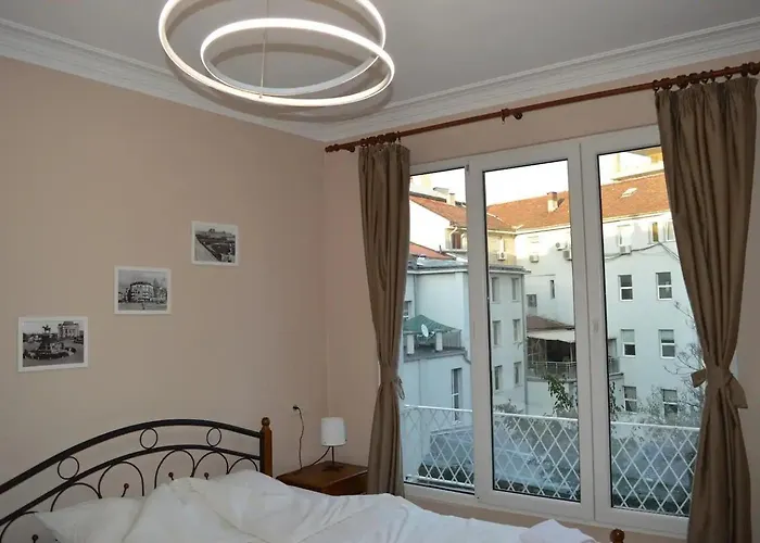 Stunning 2bdr On Historic Location In Center