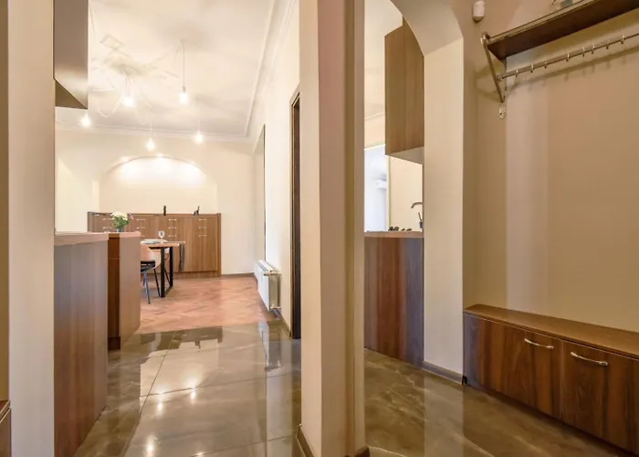 Stunning 2bdr On Historic Location In Center Lejlighed Sofia