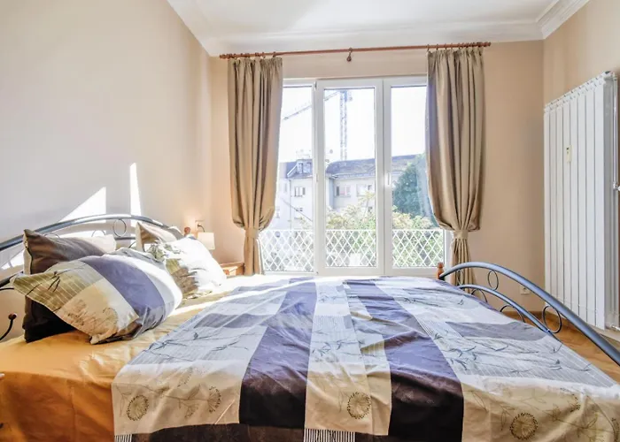 Stunning 2bdr On Historic Location In Center